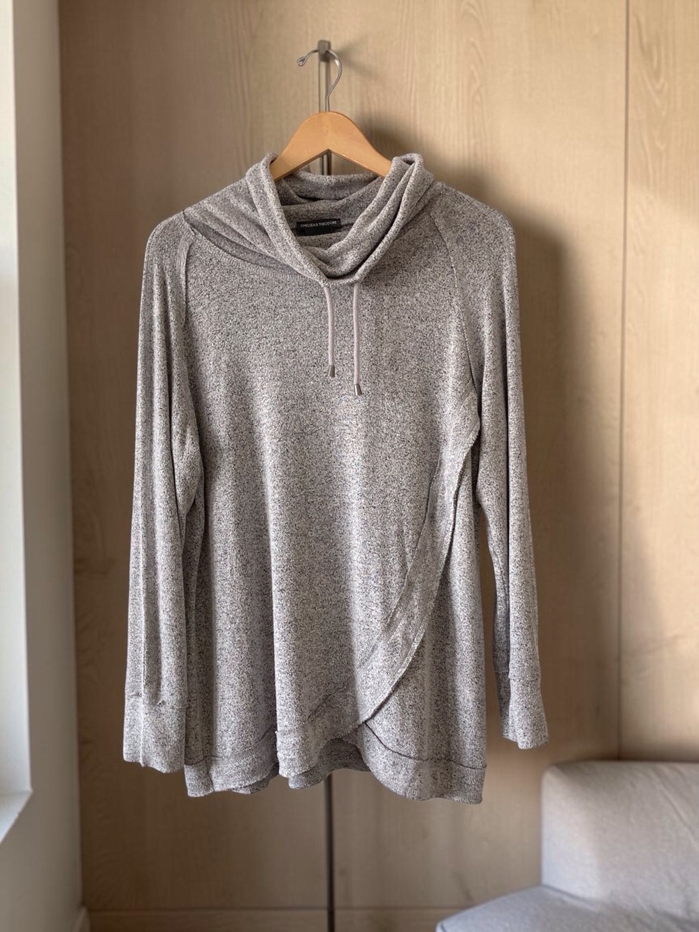 Chelsea & Theodore Gray Cowl Neck Tunic Top Asymmetrical Hem Women’s L Pullover - Picture 6 of 9